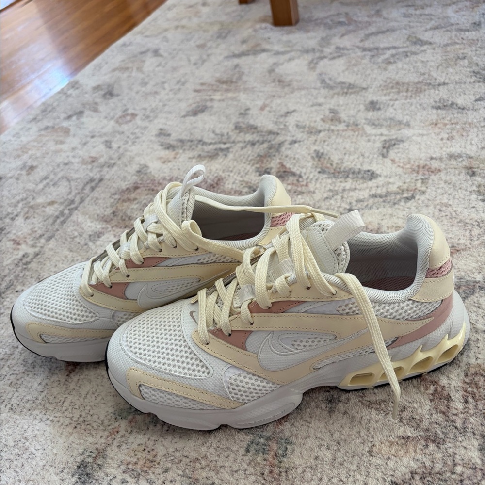 Nike Women’s White Cream & Pink Zoom Air Sneakers